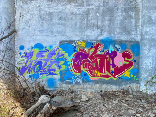 Wolf/Mythos / Kansas City / Walls