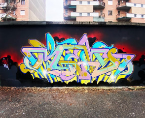 Mes / Milan / Walls