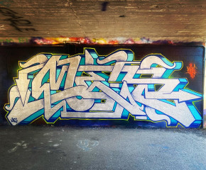 Mes / Milan / Walls