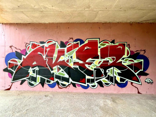 Aker / Walls