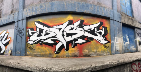 Base / İstanbul / Walls