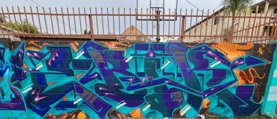 Ebik / Long Beach / Walls