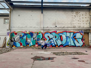 Eroïk / Walls