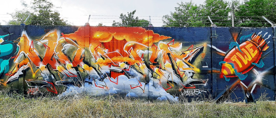 kracoe / Walls