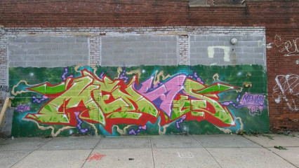 menas / Newark / Walls