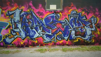 KASM78.IGM / Tampa / Walls