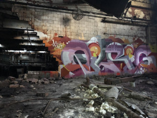 OILRIG / Baltimore / Walls