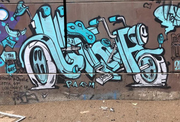 Uter / Los Angeles / Walls