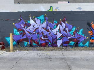Komfone / Chicago / Walls