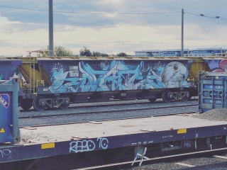 Dvate / Melbourne / Freights