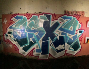 Eske TRC / Walls