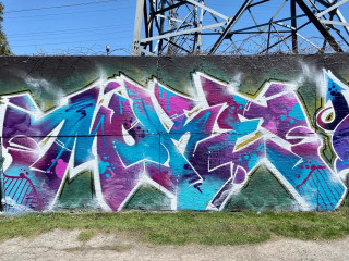 Moke / Toronto / Walls