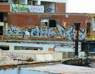 Omens / Chicago / Walls