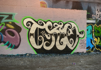 Tko crew / Walls