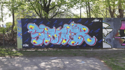 Stoner / Walls