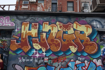 Hungr / Toronto / Walls